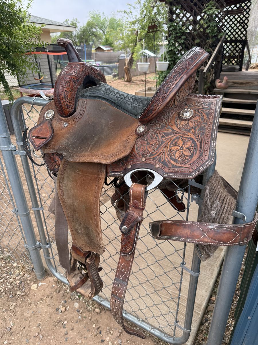 Barrel Saddle