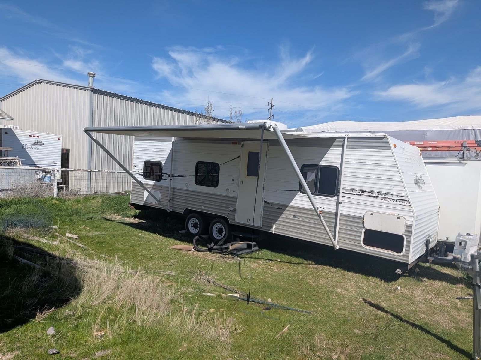 Cherokee Grey Wolf Travel Trailer - White, Bumper Pull RV
