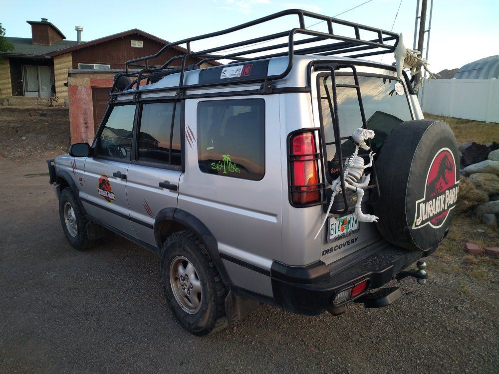 1999 Land Rover Discovery SE "Jurassic Park" Edition, with Roof Rack and Brush Guard