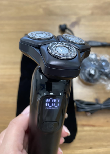 New in box Electric Razor