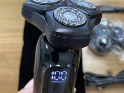 New in box Electric Razor