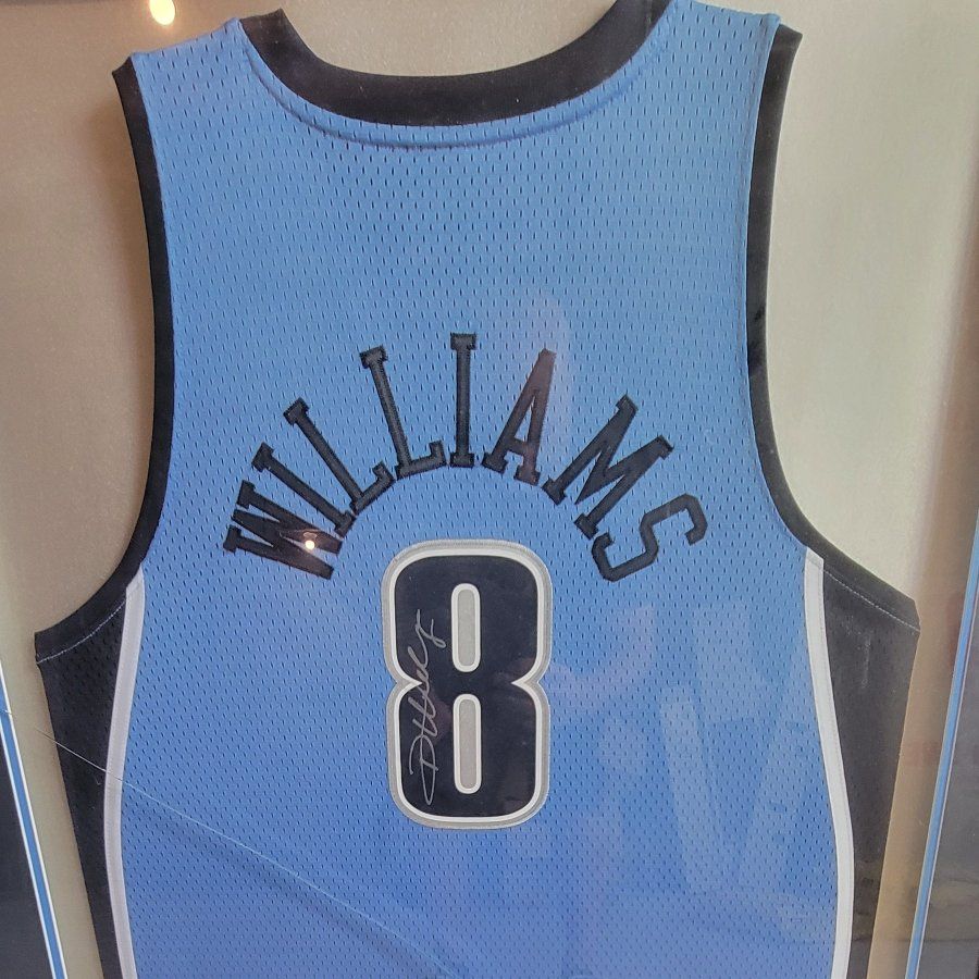 Herron Williams Autographed Jersey