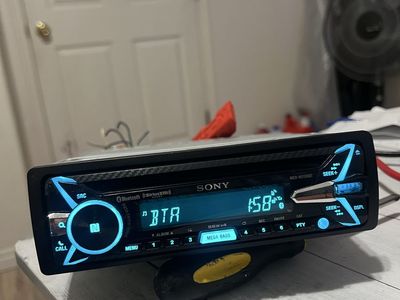 Sony Stereo megabass BLUETOOTH FM USB aux outputs