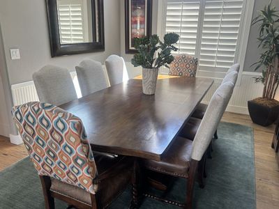 Expandable Wooden Dining Table with 8 Upholstered Chairs - Traditional Style