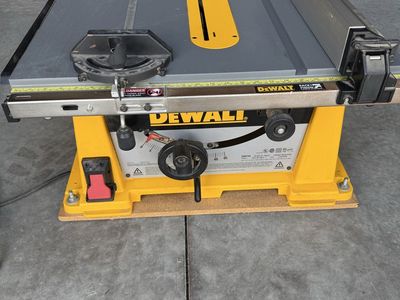 Dewalt 10” table table saw