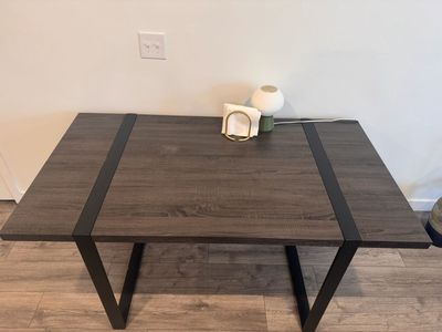 Modern Wood Grain Desk - Dark Brown/Black Minimalist Design