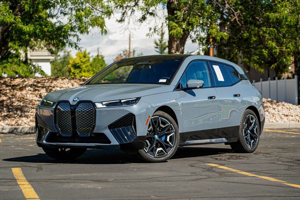 2025 BMW iX xDrive50