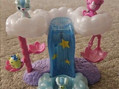 Hatchimals CollEGGtibles Waterfall Plays