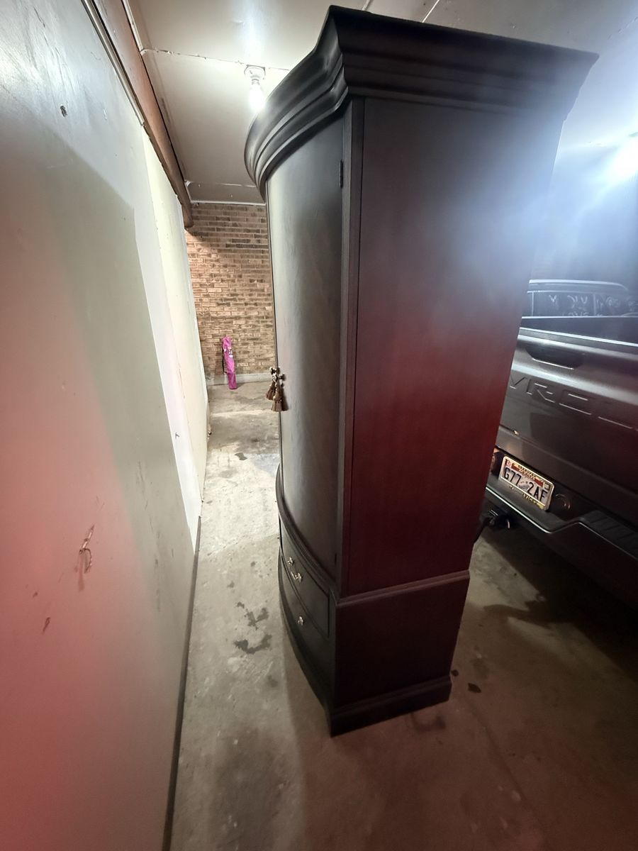 Main image 6