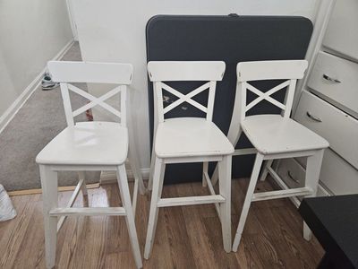 Set of 3 small white stools