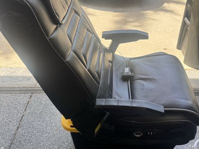 X Rocker Pedestal Gaming Chair - Black with Built-in Speakers - Used