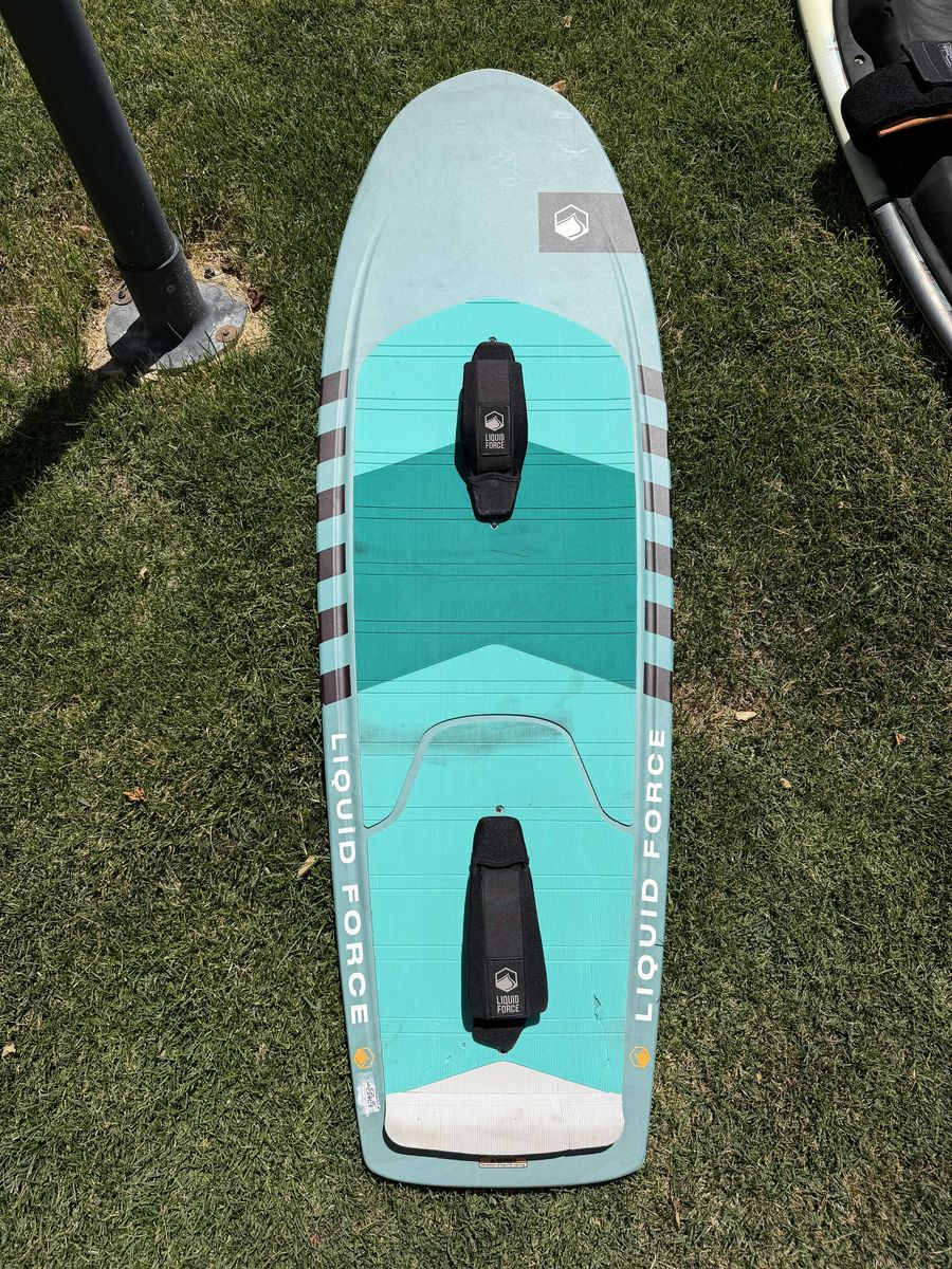 Complete Liquid Force Wake Hydrofoil Package – Board + Mast/Wings + Bags