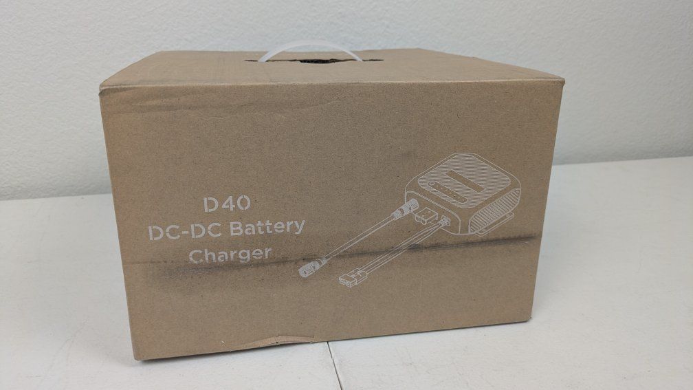 BLUETTI D40 DC-DC Battery Charger with Connection Cables and Original Box