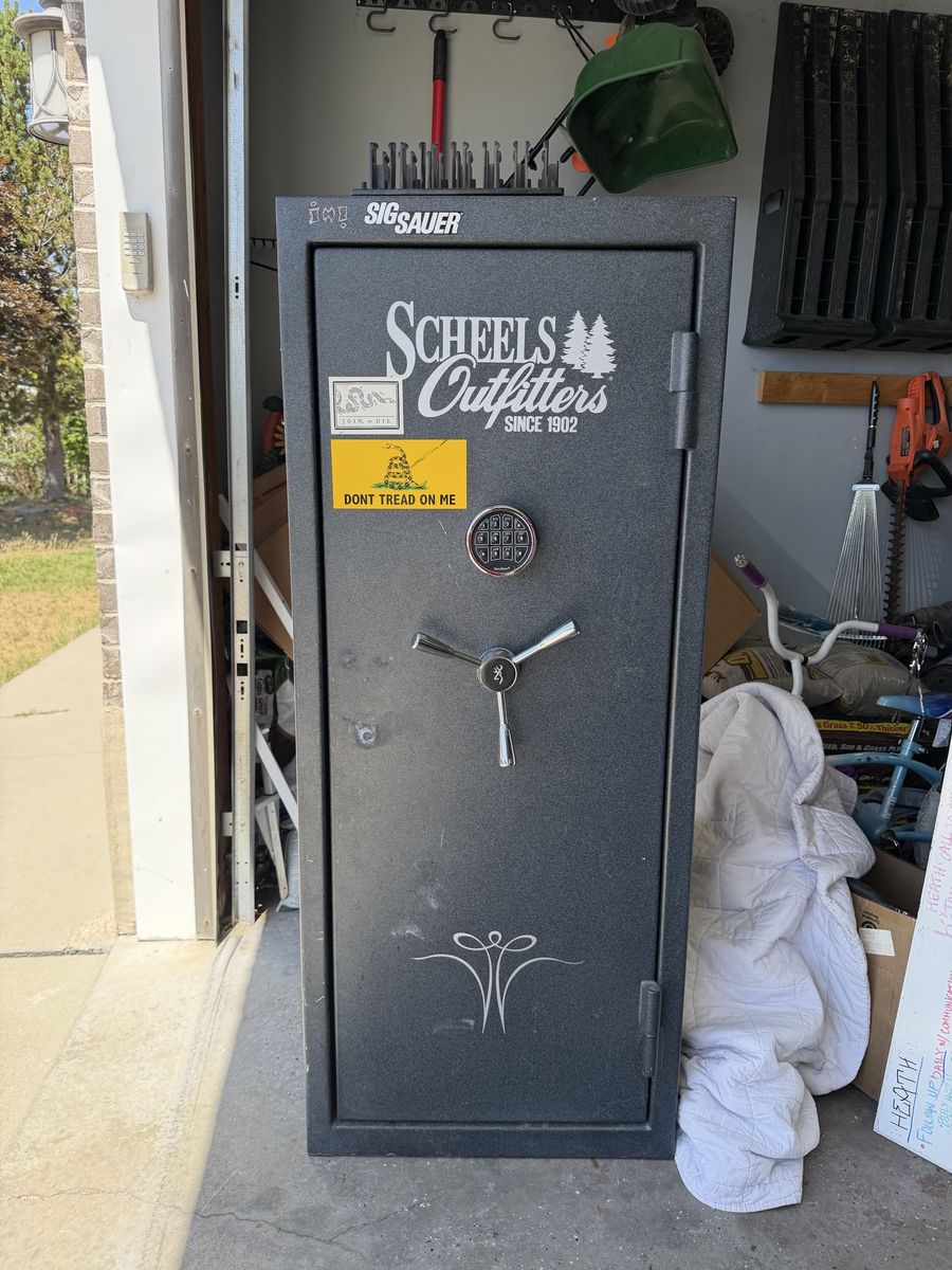 SIG SAUER Scheels Outfitters Browning Prosteel Safe - Electronic Lock Gun Safe