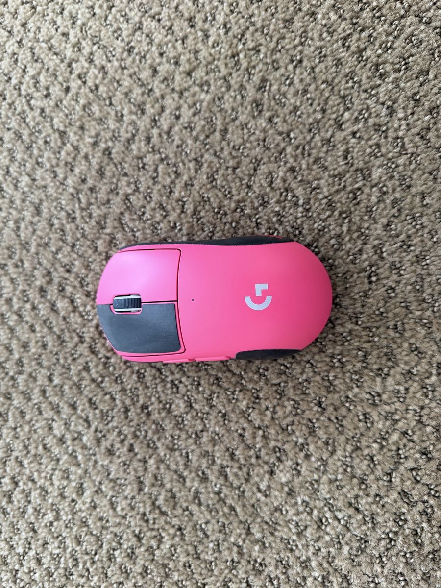 Logitech superlight mouse with mouse skates