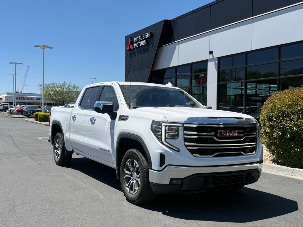 2025 GMC 1500 SLT