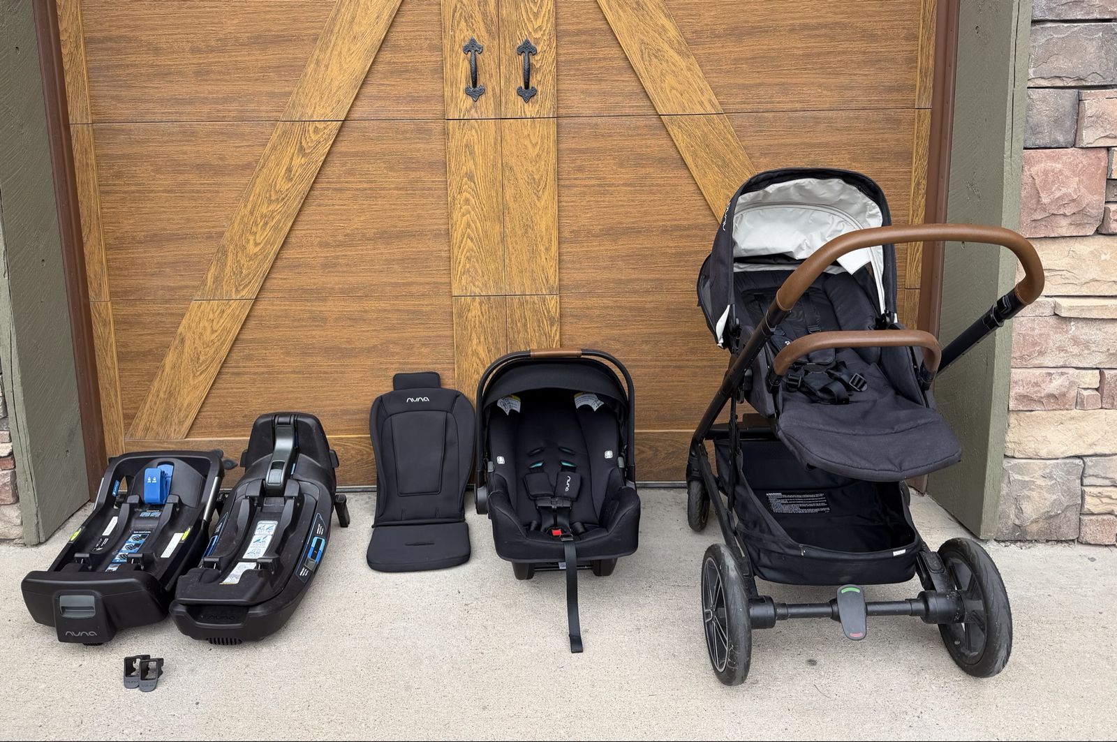 Nuna MIXX stroller and Nuna Pipa infant car seat, travel system with two car bases.