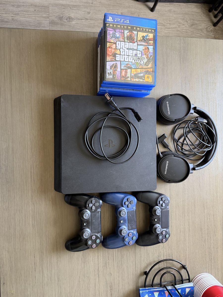 Sony PlayStation 4 Slim Console Bundle w/ 3 Controllers, SteelSeries Headsets & 7 Games. All cords included.