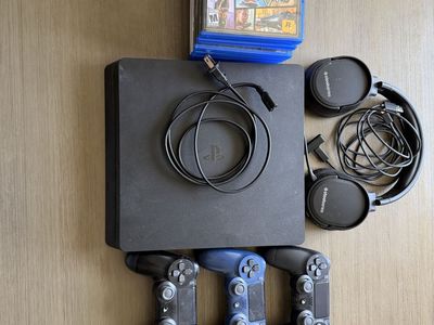 Sony PlayStation 4 Slim Console Bundle w/ 3 Controllers, SteelSeries Headsets & 7 Games. All cords included.