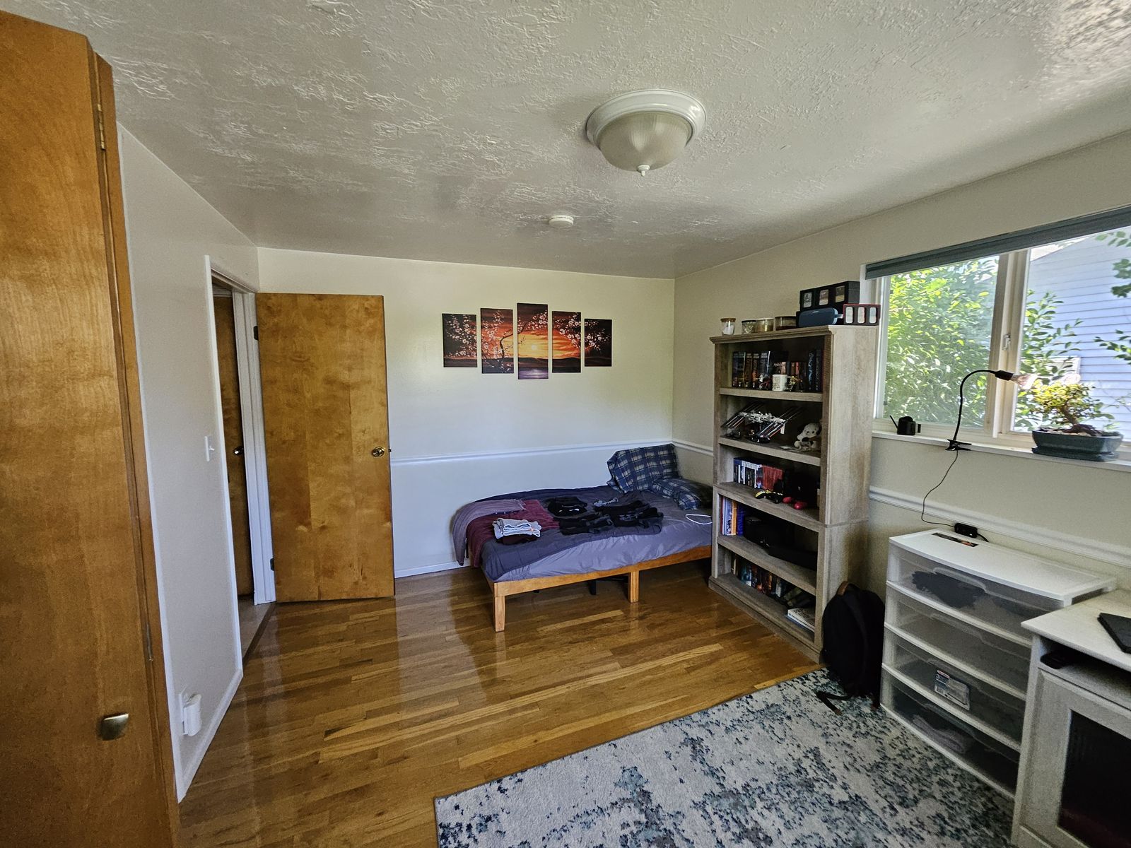 Main image 4