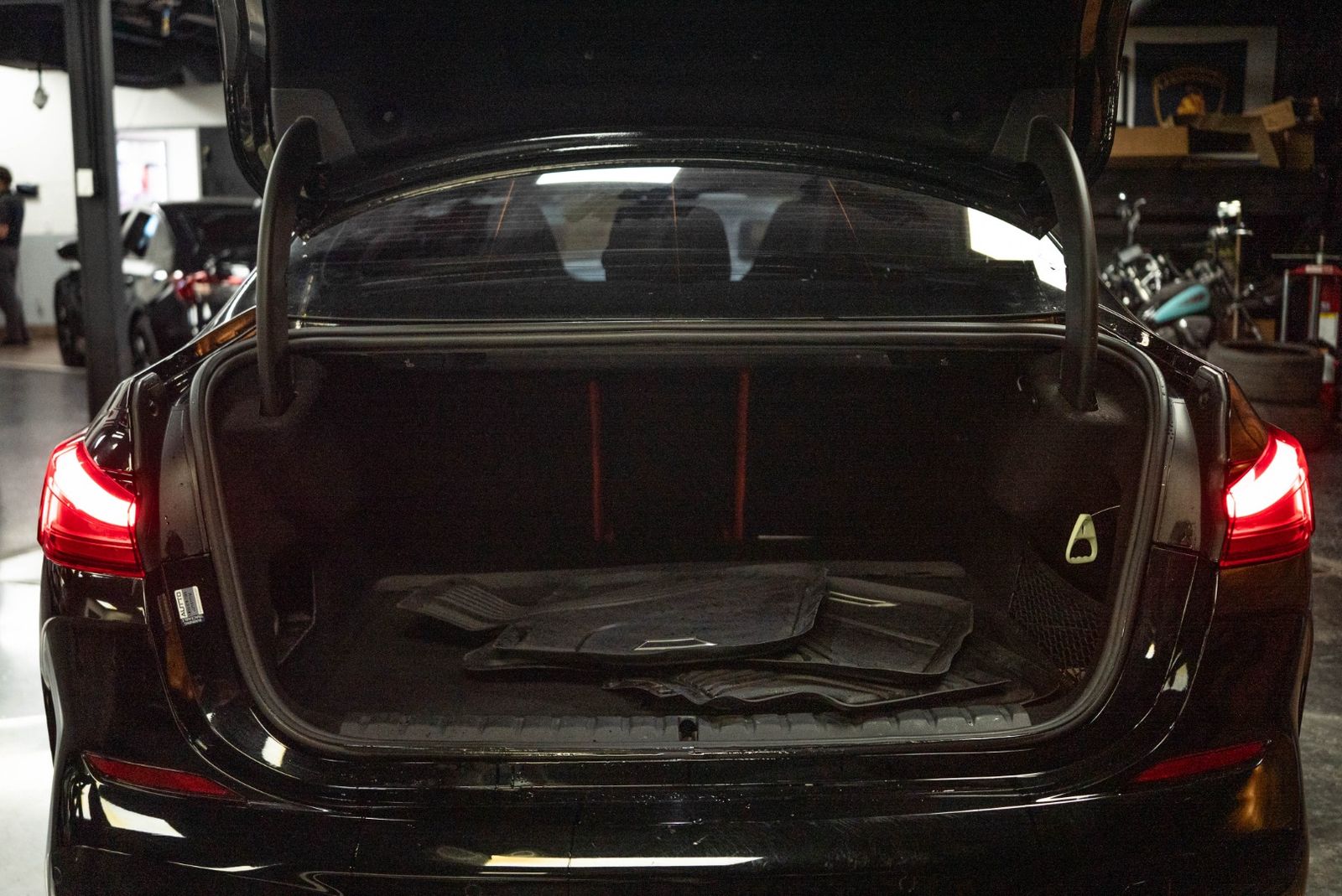 Main image 7