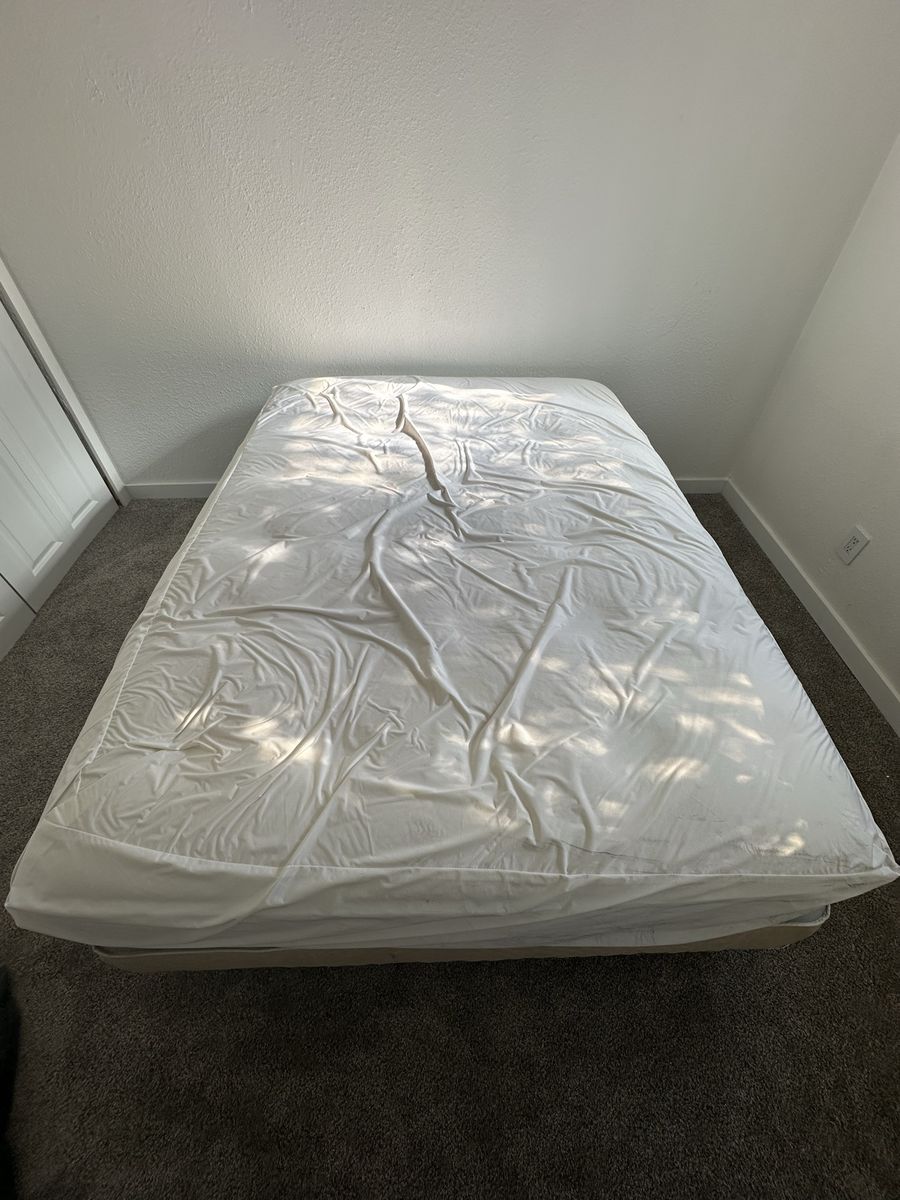 Complete Queen Size Bed