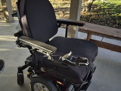 Quantum Q6 Edge HD power wheelchair