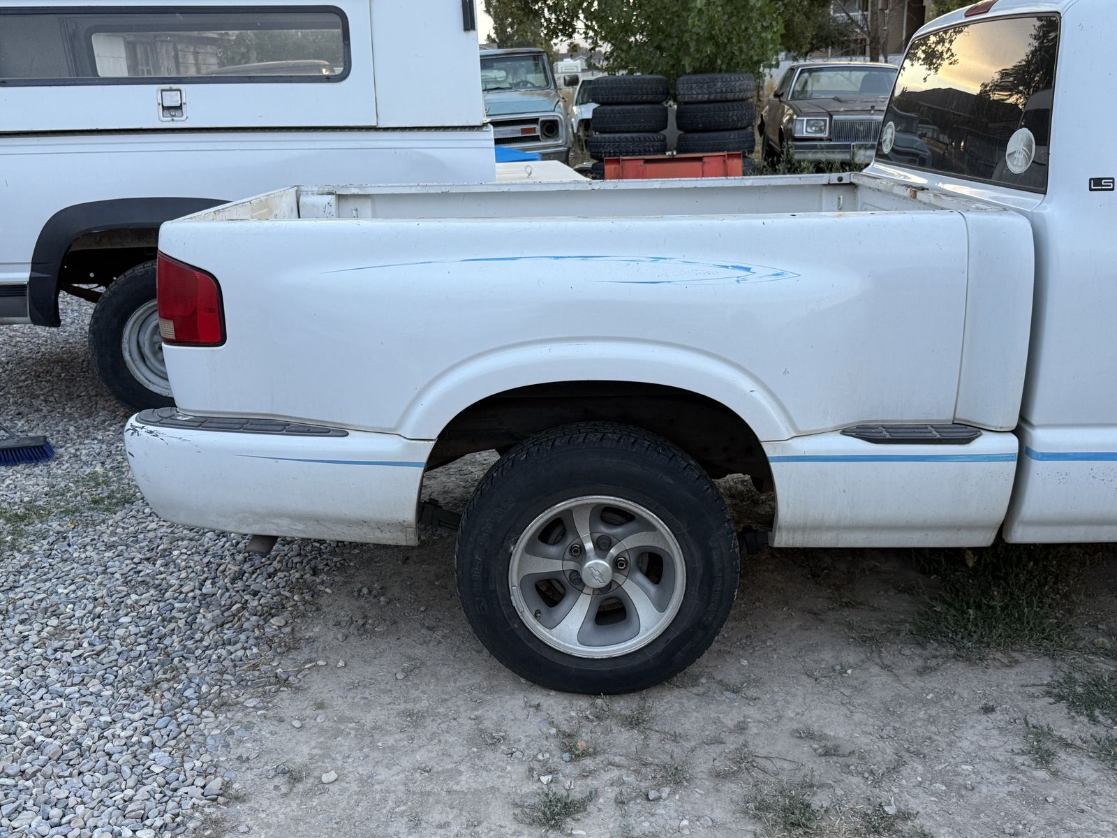 Main image 6