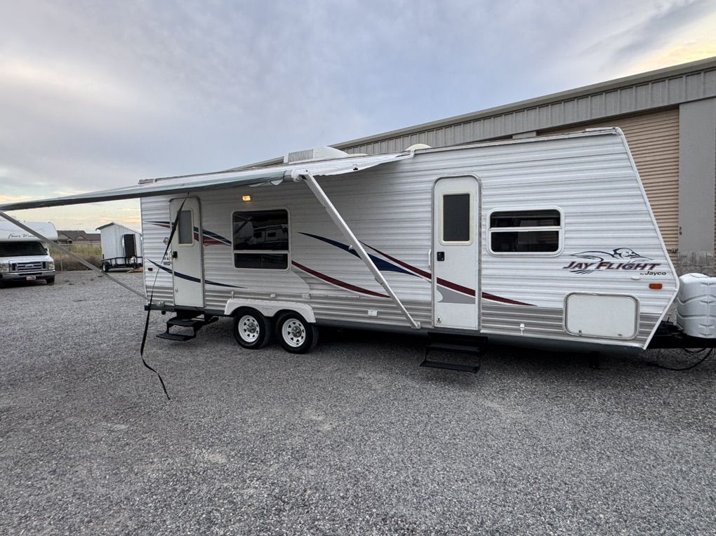 Mint Jayco Jayflight 25RKS 4 Season Slide Out