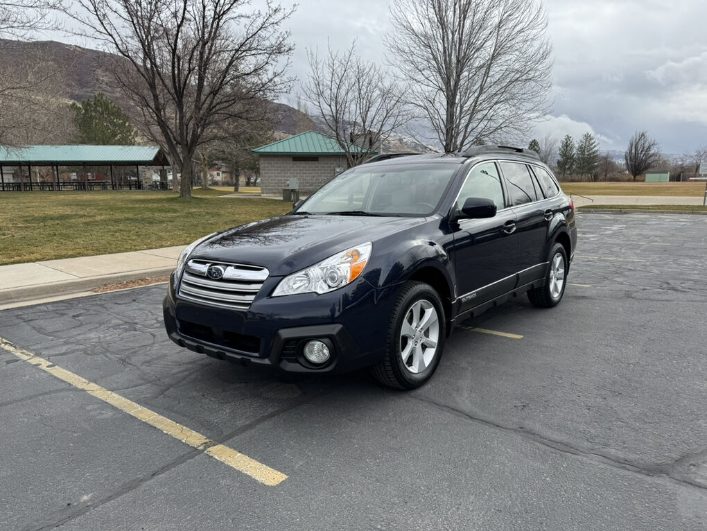 2013 SUBARU OUTBACK 2.5i