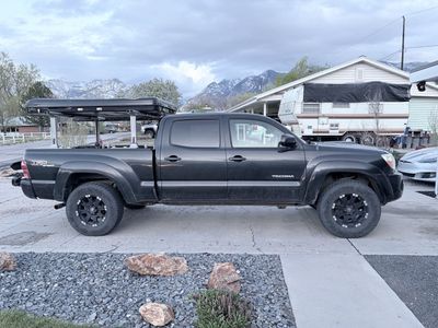 Roof Nest Roof Top Tent & Thule Rack