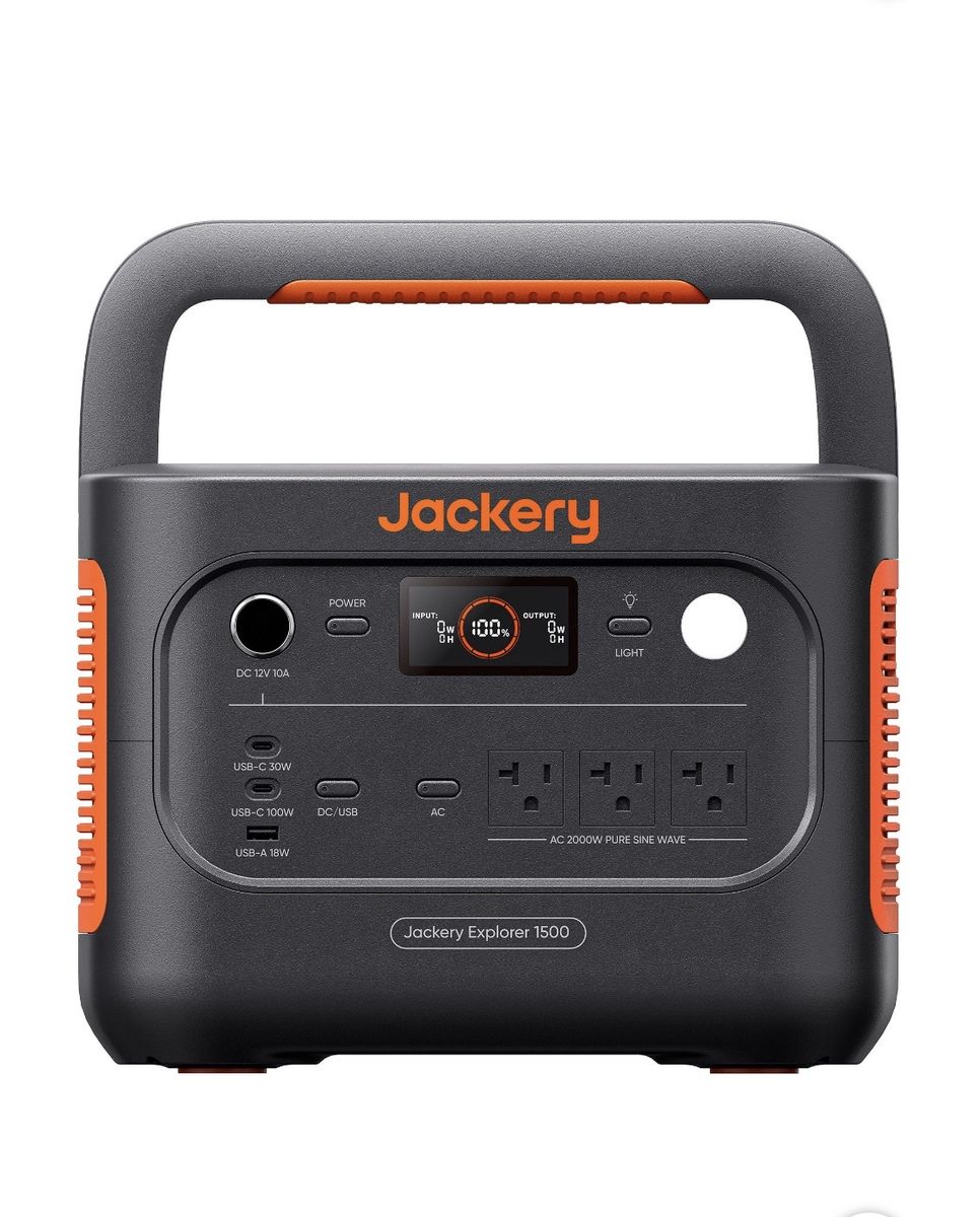 Jackery Explorer 1500 v2 Portable Power Station with Solar Panel Kit