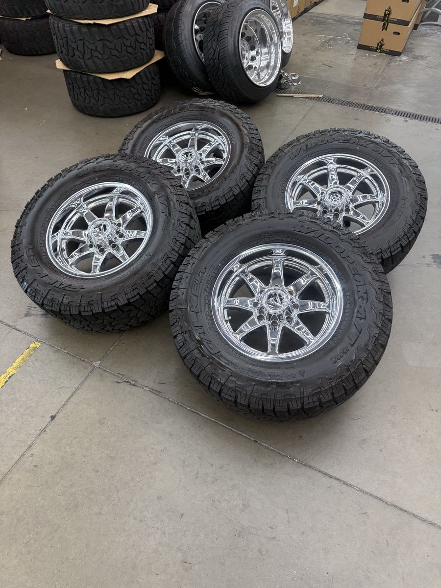 NEW 20x9 fuel chrome wheels/ 37x12.50r20 falken tires