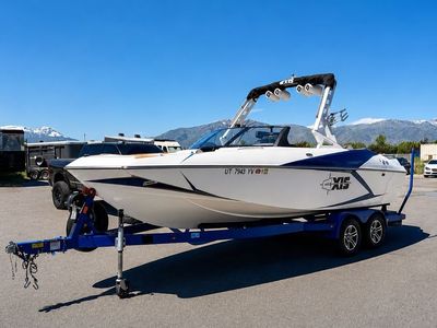 2015 Axis A22 ONLY 264HOURS!