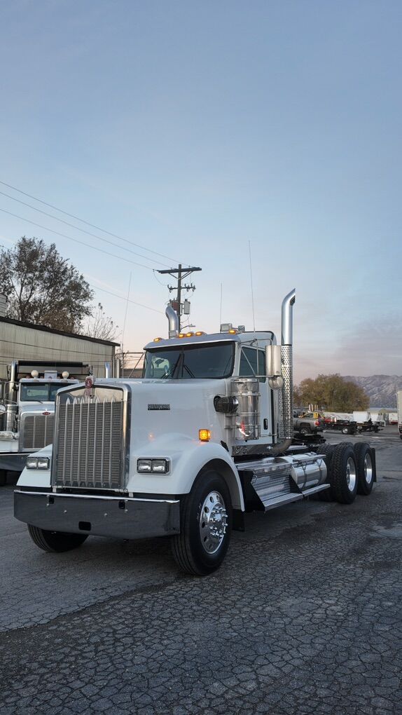 2011 kenworth W900