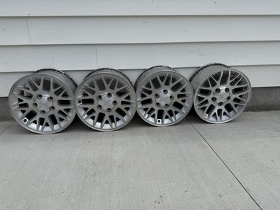 Set of 4 USED OEM 17“ Chrome Jeep Rims