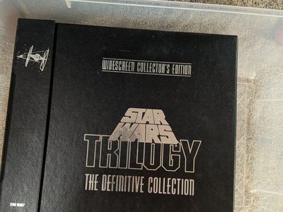 Star Wars Trilogy The Definitive Collection Widescreen Collector's Edition Laserdisc Set with Laserdisc Player and More