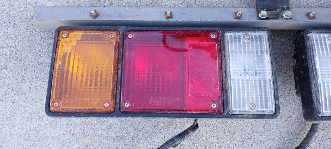 Truck or trailer tail lights