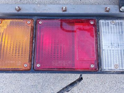 Truck or trailer tail lights