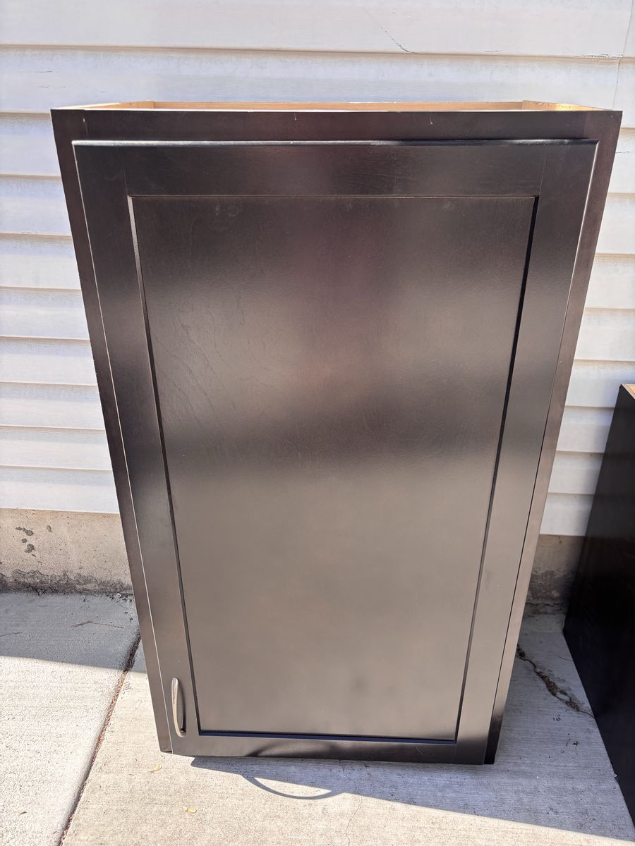 Kitchen Cabinet 15Dx24Wx42H