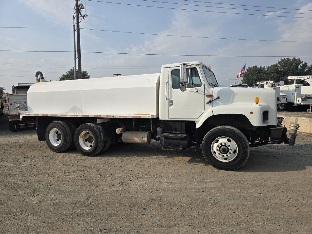 1999 International 3,000gal Water Truck Auto