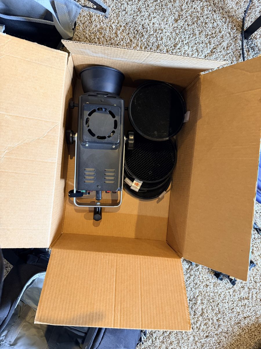 $250 or Best offer! Priced to sale! Photography Studio Equipment Kit: Lights, Stands, Reflectors, Backdrops, Gear & CamRanger