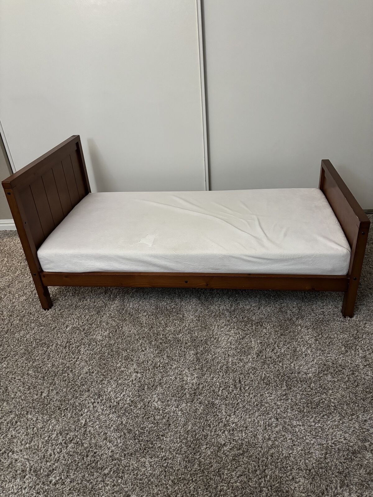Toddler bed