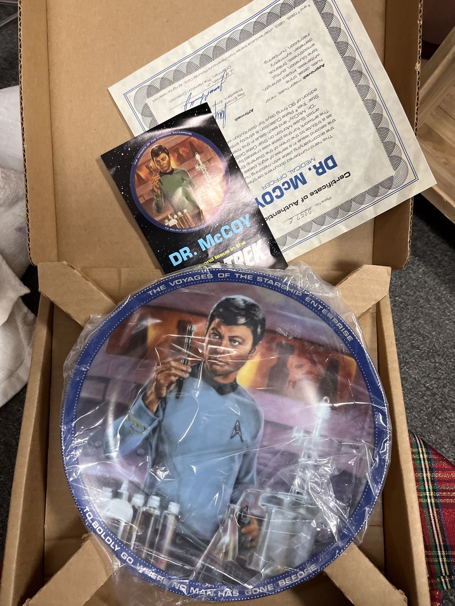 Star Trek Plate Dr McCoy