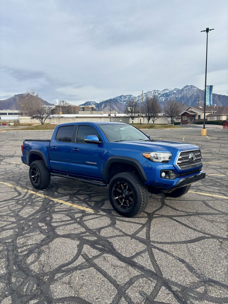 2016 TOYOTA TACOMA TRD Off-Road