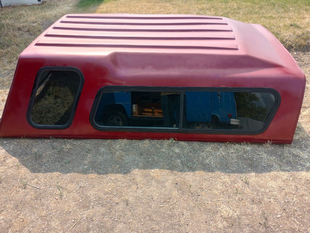 Red Truck Bed Topper/Camper Shell with Windows for 8' Dodge