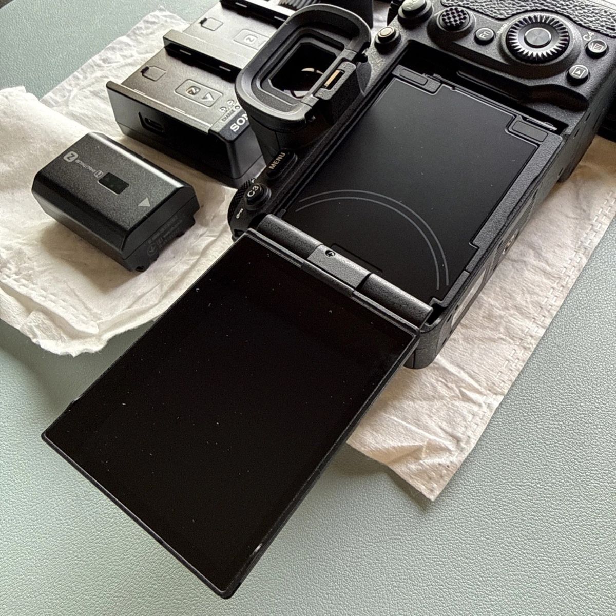 Main image 3