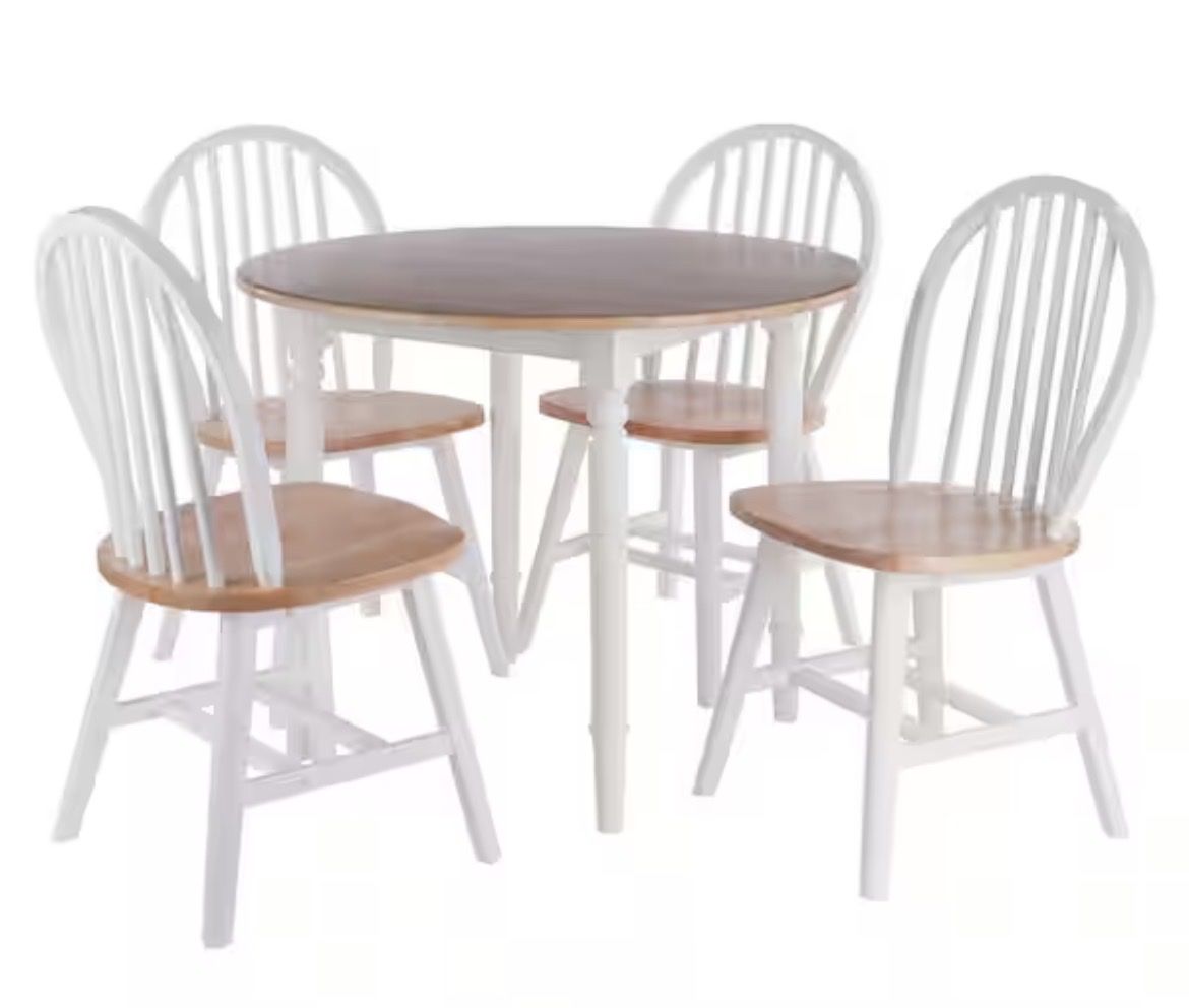 Set of 4 Solid Wood Windsor Chairs – Brand New