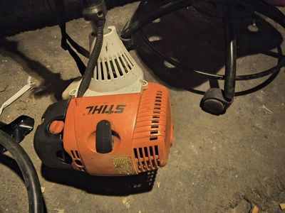 STIHL edger motor and pole but has blower attachme