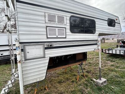 Past Time 800FD Truck Camper